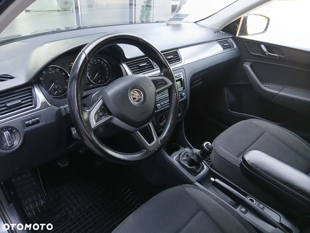Skoda RAPID 1.2 TSI Style Plus - 38
