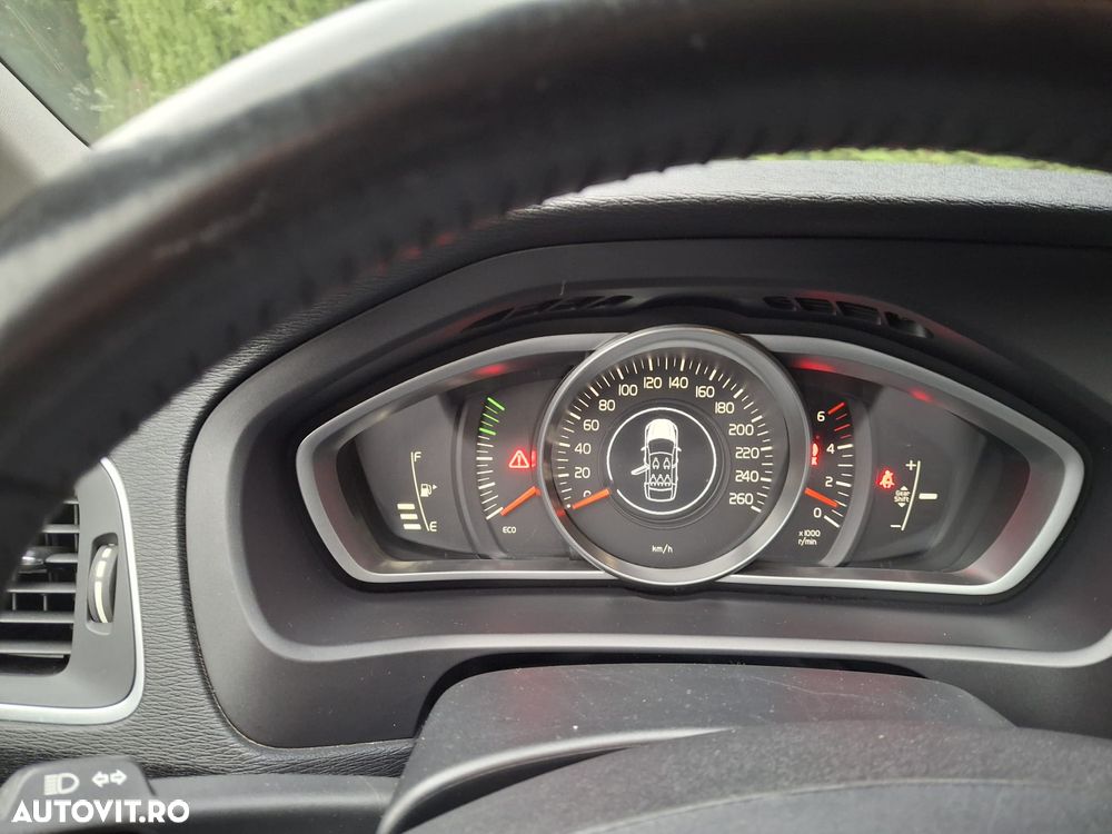 Volvo V40 D2 - 7