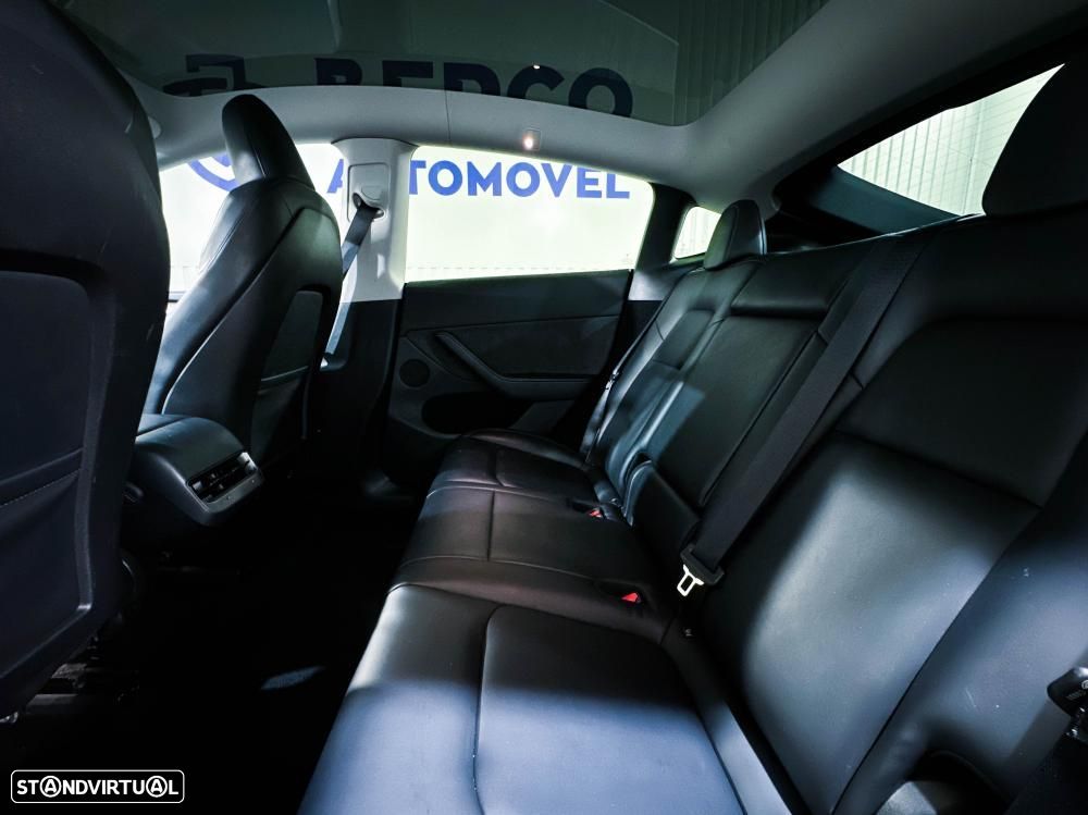 Tesla Model Y Long Range Dual Motor AWD - 10