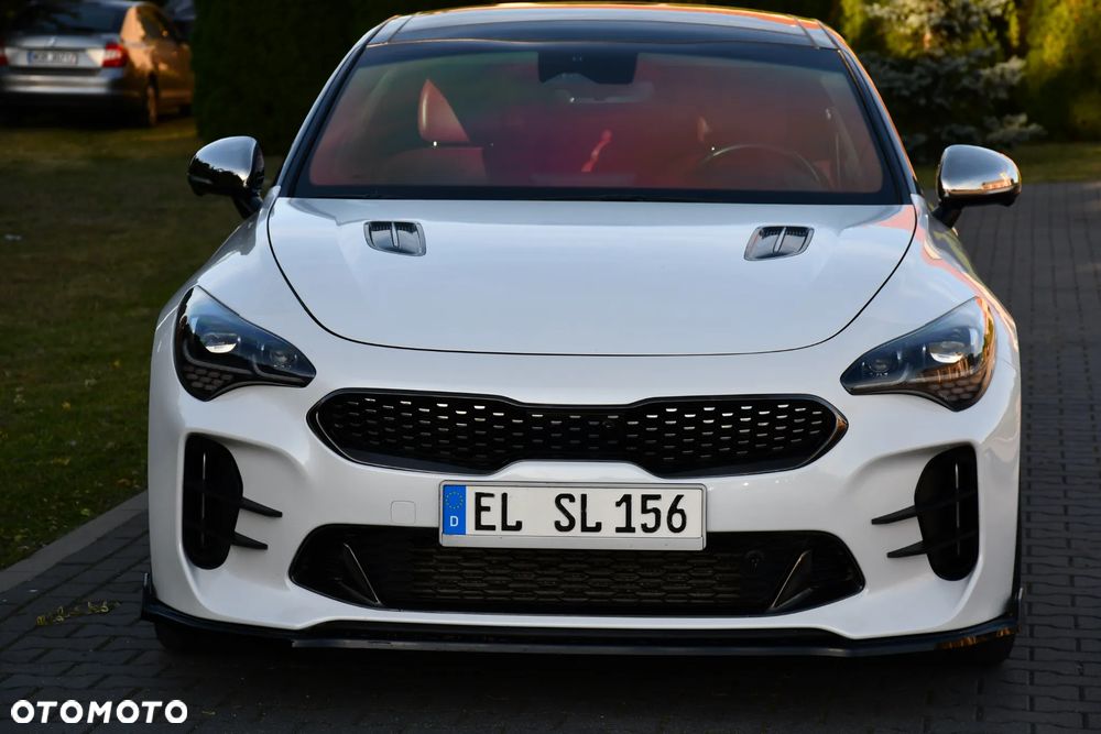 Kia Stinger - 2