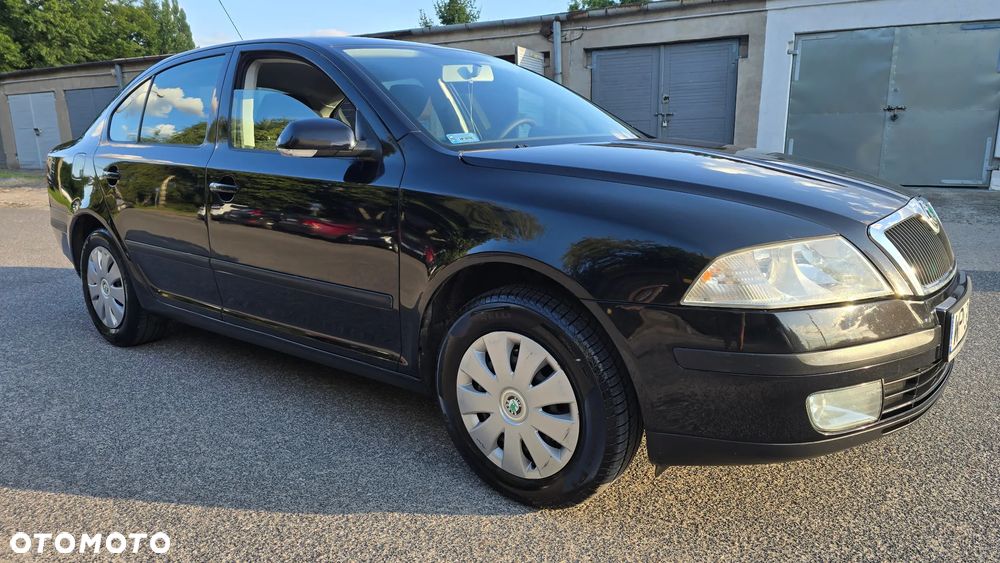 Skoda Octavia 1.6 Ambiente - 4