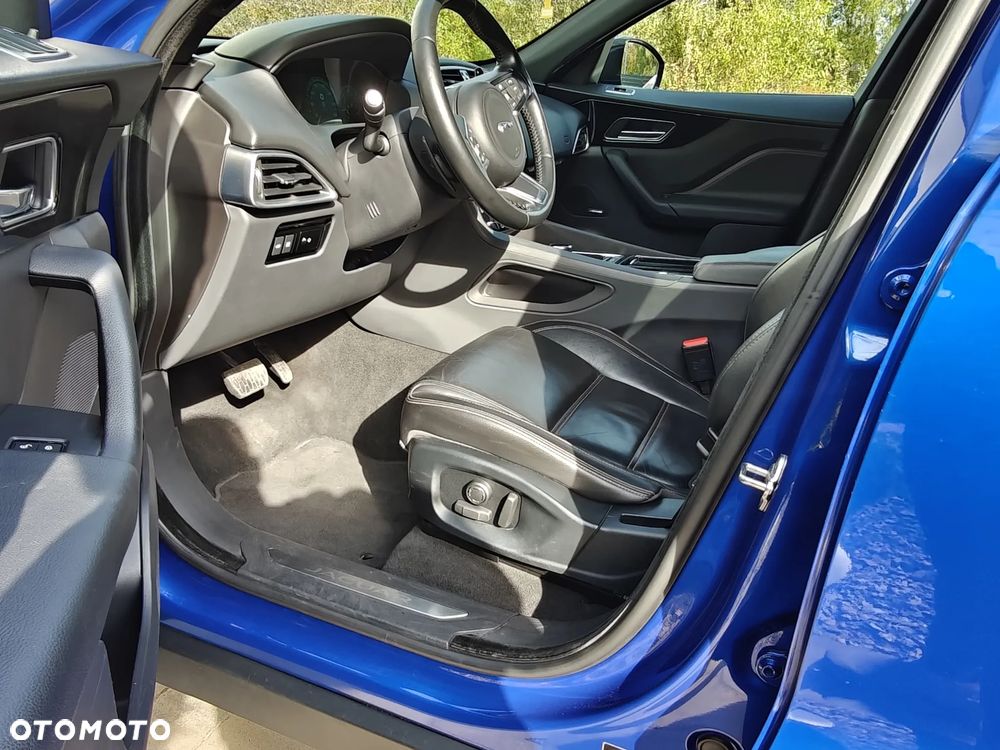 Jaguar F-Pace - 23