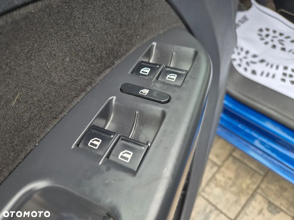 Volkswagen Touran 1.9 TDI DPF United - 24