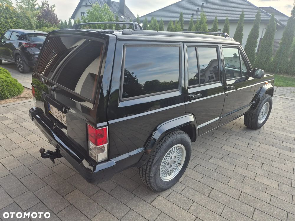 Jeep Cherokee - 3