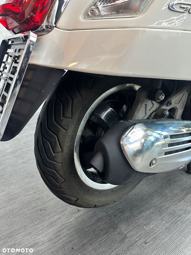 Vespa GTS - 17