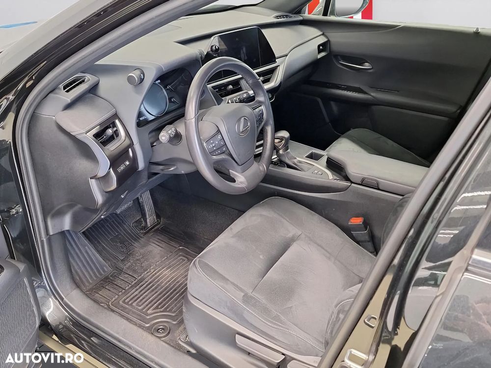 Lexus UX 250h Business Edition - 2