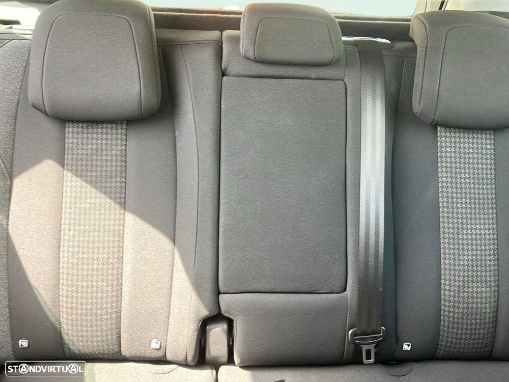 Peugeot 3008 1.5 BlueHDi Active - 15