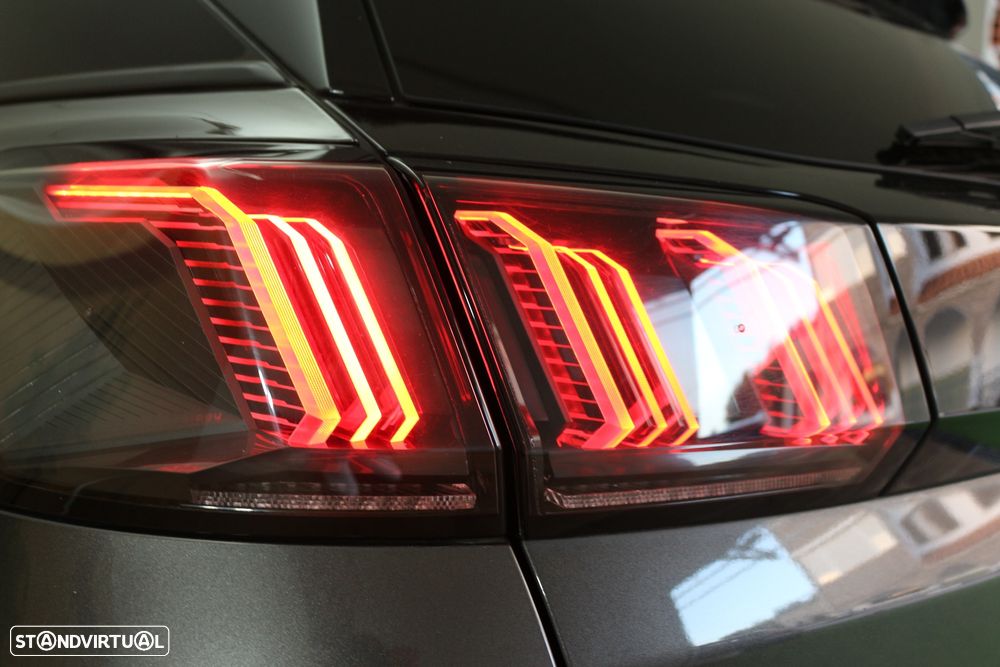 Peugeot 3008 1.6 Hybrid Allure Pack e-EAT8 - 34