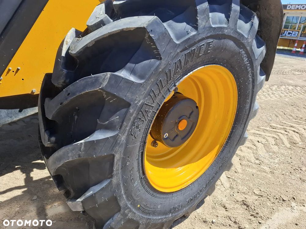 JCB 542-70 Agri - 16