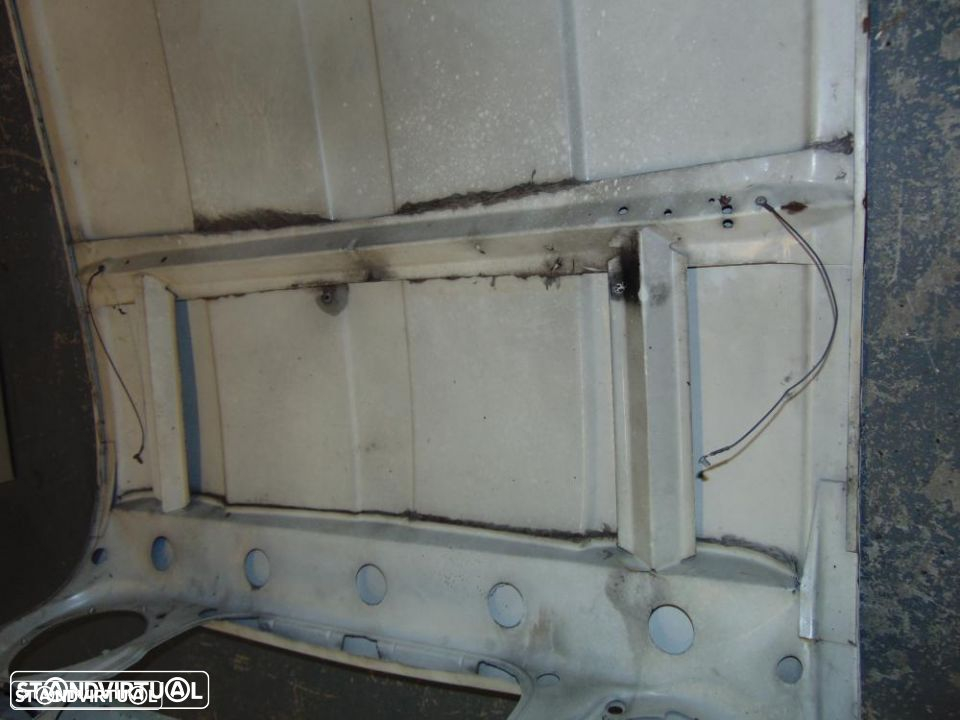 Renault 4L capot - 6