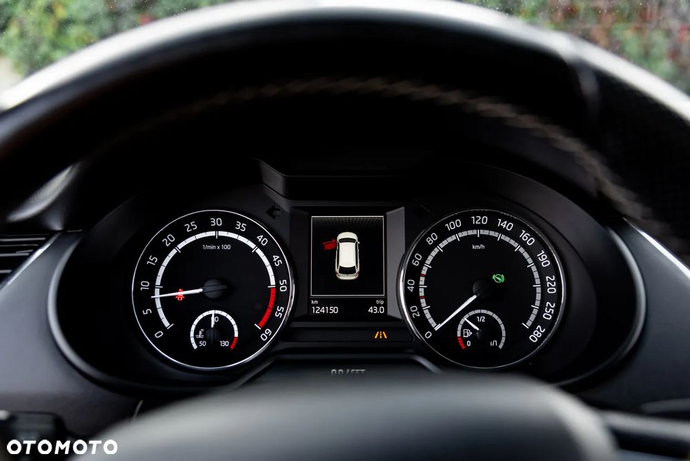 Skoda Octavia 2.0 TDI DSG RS - 31