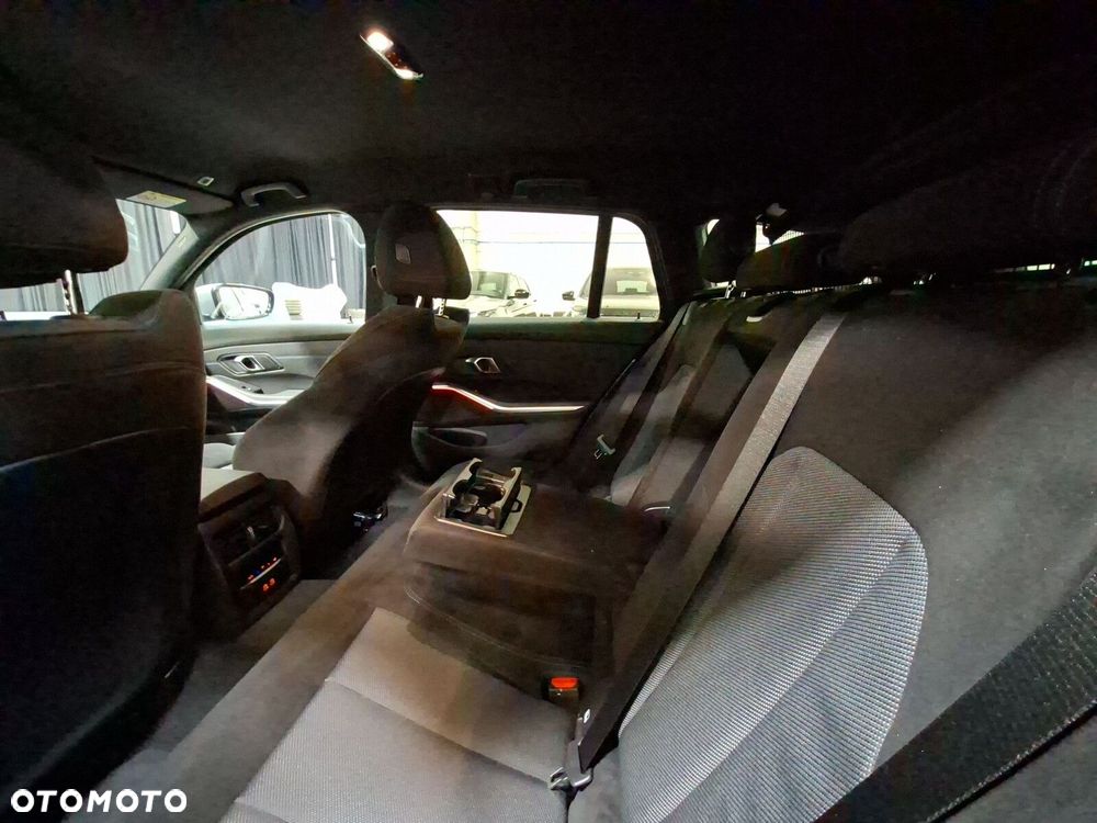BMW Seria 3 - 18