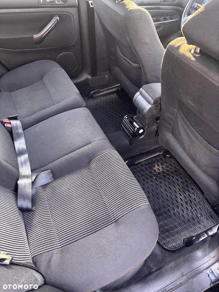 Volkswagen Golf 1.6 - 6