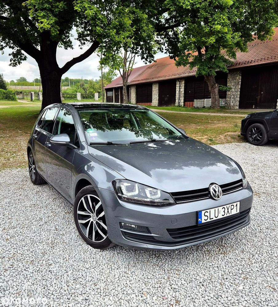 Volkswagen Golf - 1
