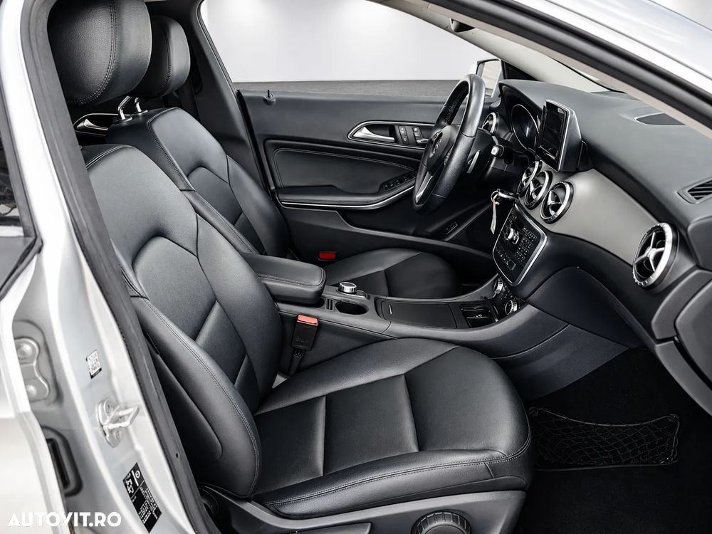 Mercedes-Benz CLA 180 7G-DCT UrbanStyle Edition - 9