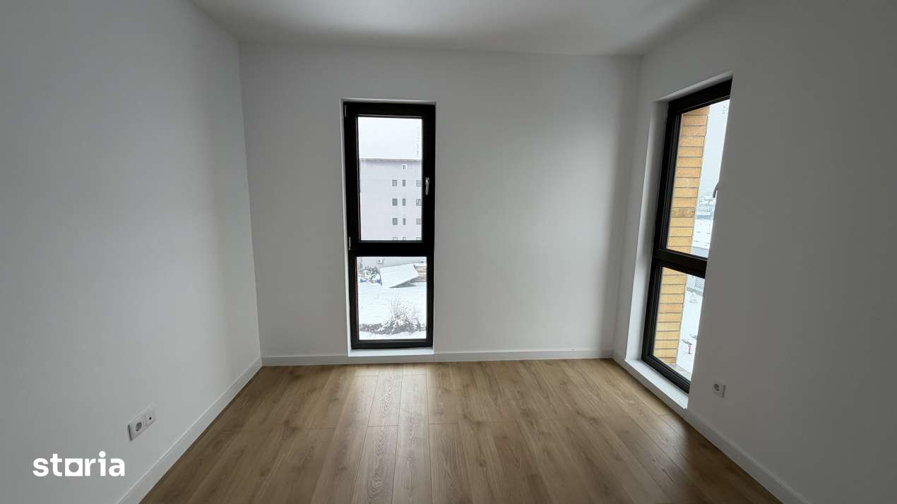Apartament 3 camere, etaj 3, lift, bloc nou, zona Calea Moldovei — fotografia 1