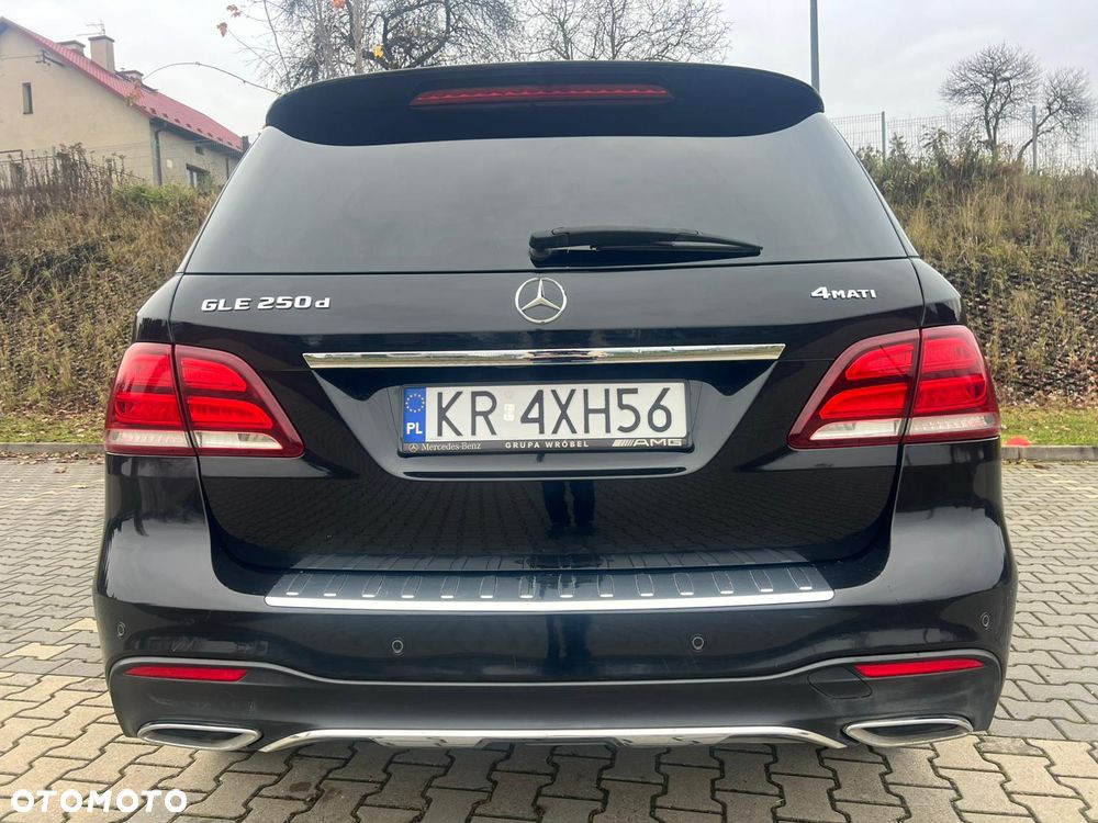 Mercedes-Benz GLE 250 d 4-Matic - 11