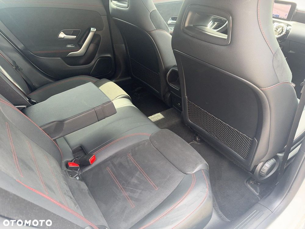 Mercedes-Benz CLA 180 mHEV AMG Line 7G-DCT - 20