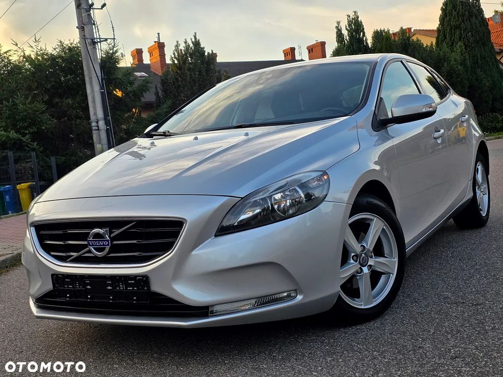 Volvo V40 D2 Momentum - 1
