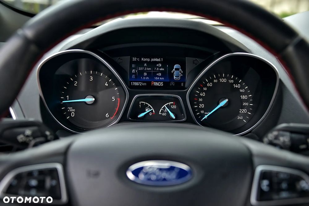 Ford Kuga 2.0 TDCi 4x4 ST-Line - 38