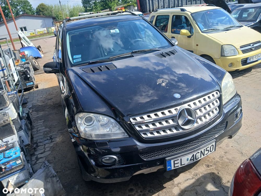 mercedes w164 ML 197 maska zderzak lampa grill błotnik drzwi zbiornik paliwa szyba lusterko