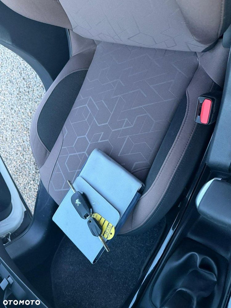 Peugeot 2008 - 21