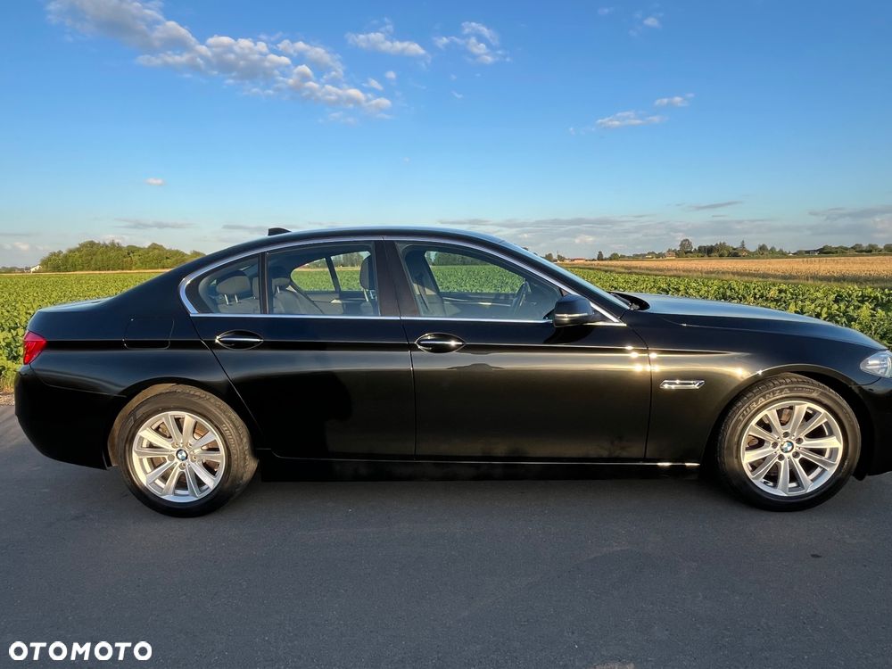 BMW Seria 5 518d Sport - 32