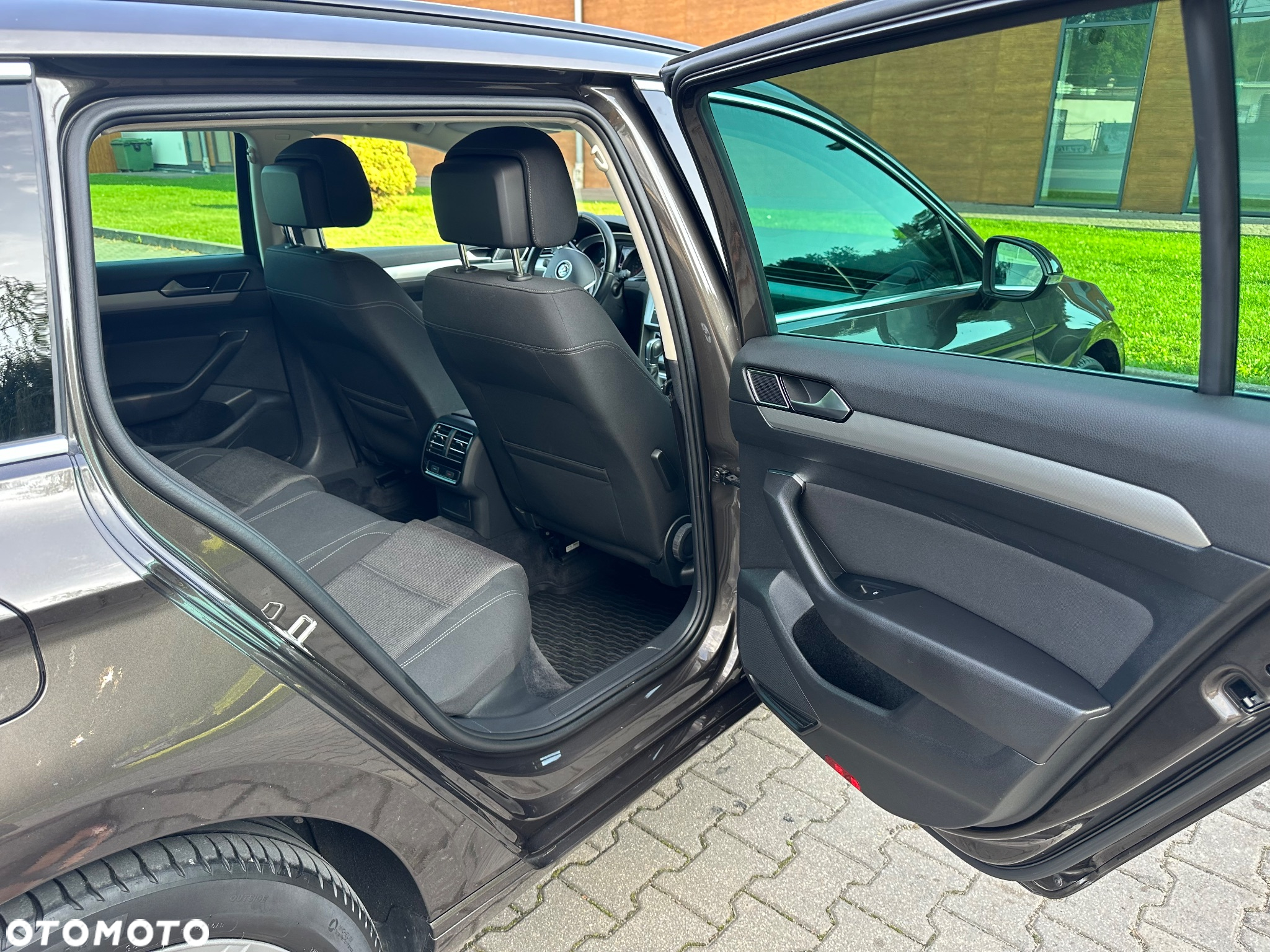 Volkswagen Passat Variant 2.0 TDI SCR DSG Comfortline - 12