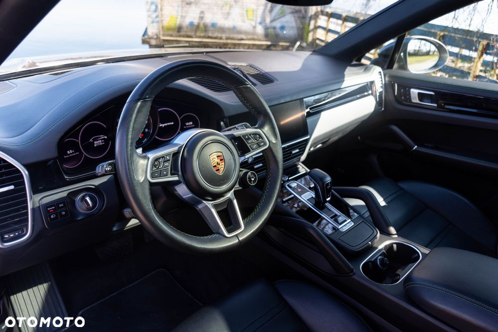 Porsche Cayenne Coupe E-Hybrid - 21