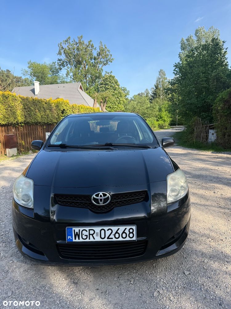 Toyota Auris 1.4 VVT-i Terra - 1