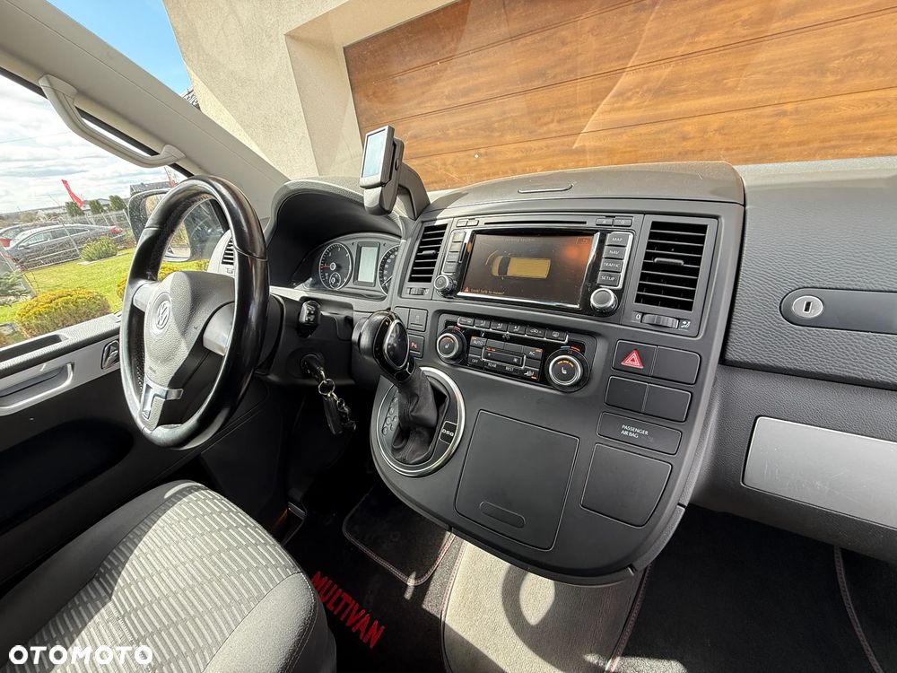 Volkswagen Multivan - 12