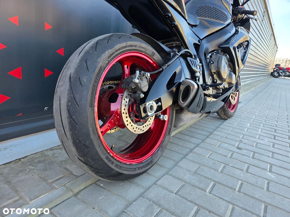 Suzuki GSX-R - 28