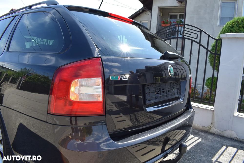Skoda Octavia 2.0 TDI DPF DSG RS - 27