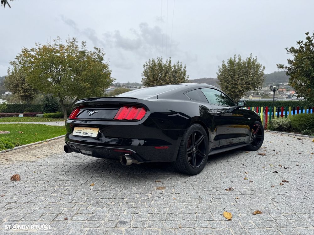 Ford Mustang 2.3 Eco Boost Aut. - 2