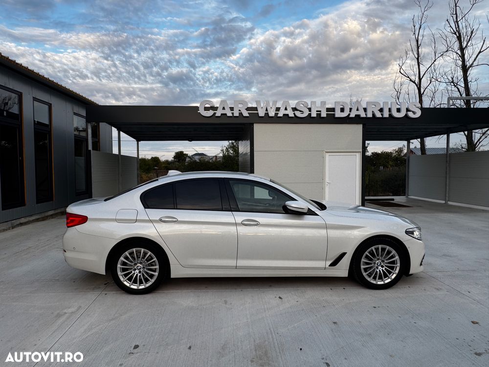 BMW Seria 5 520d Efficient Dynamics Edition Aut. Sport Line - 3
