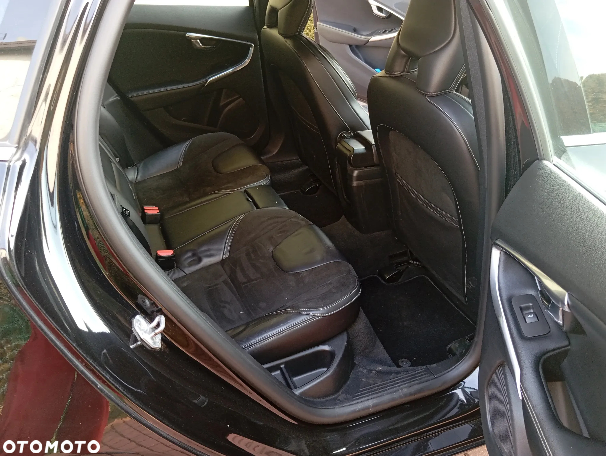 Volvo V40 D2 Drive-E R-Design Momentum - 10
