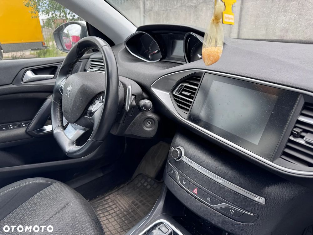 Peugeot 308 1.5 BlueHDi Active Pack Business S&S EAT8 - 6