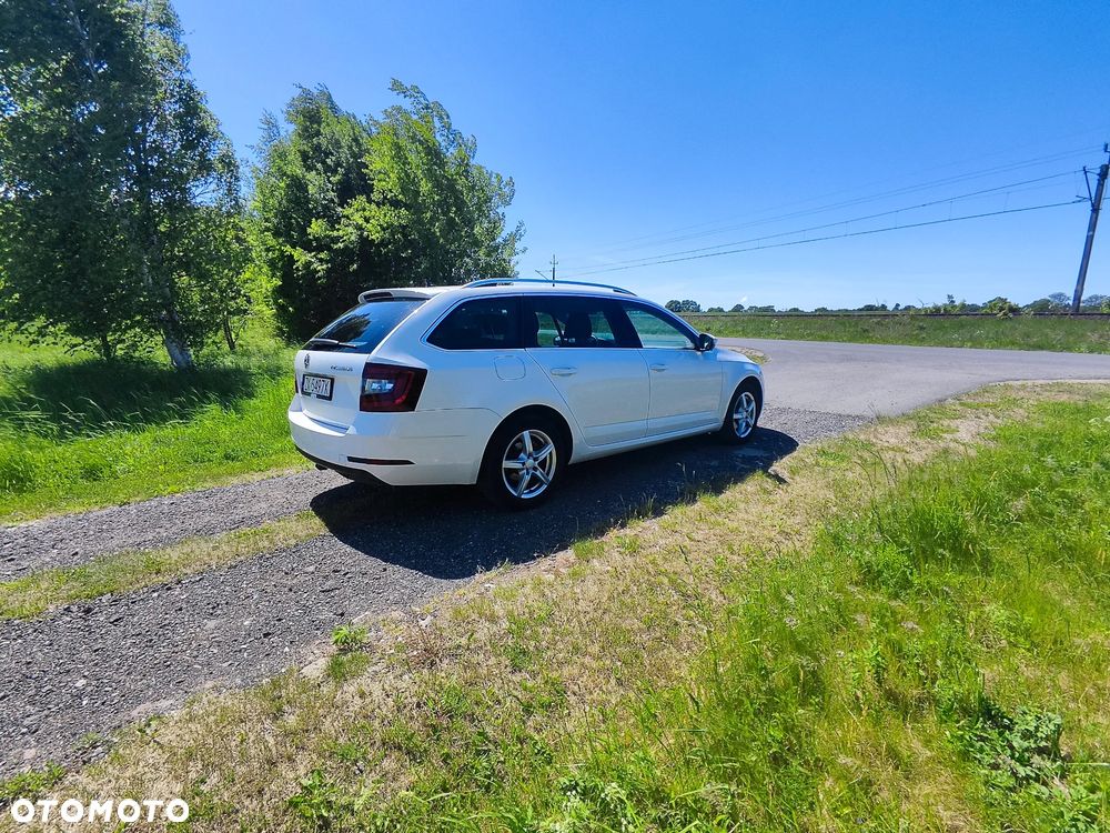 Skoda Octavia 1.5 TSI ACT DSG Style - 6