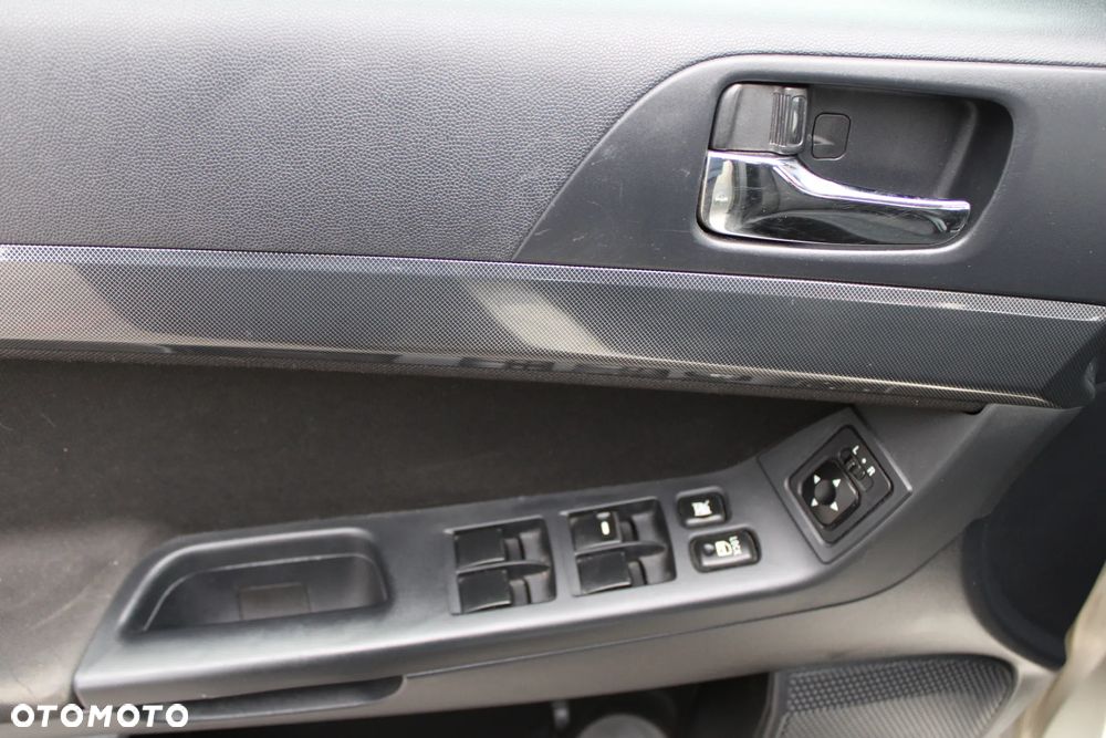 Mitsubishi Lancer 1.8 Invite - 21