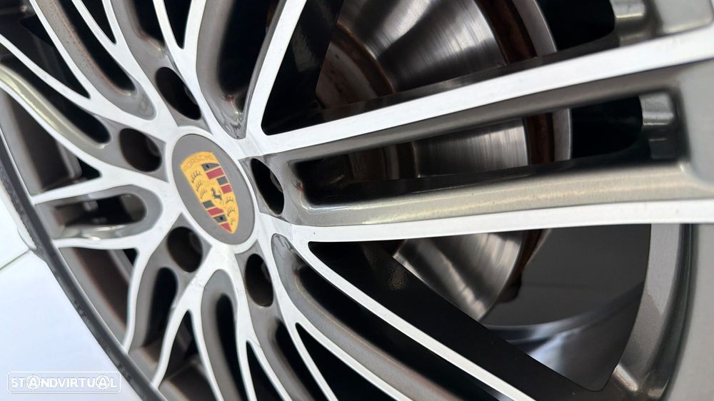 Porsche Panamera 4 S - 9