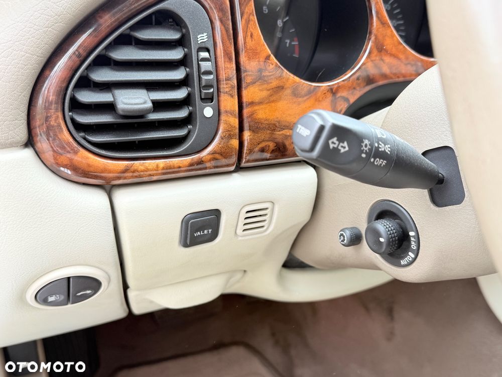 Jaguar XK8 - 29