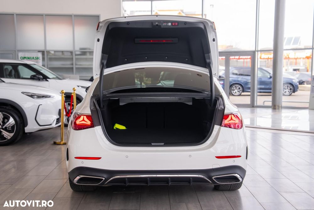 Mercedes-Benz E 300 de 4Matic 9G-TRONIC AMG Line - 14