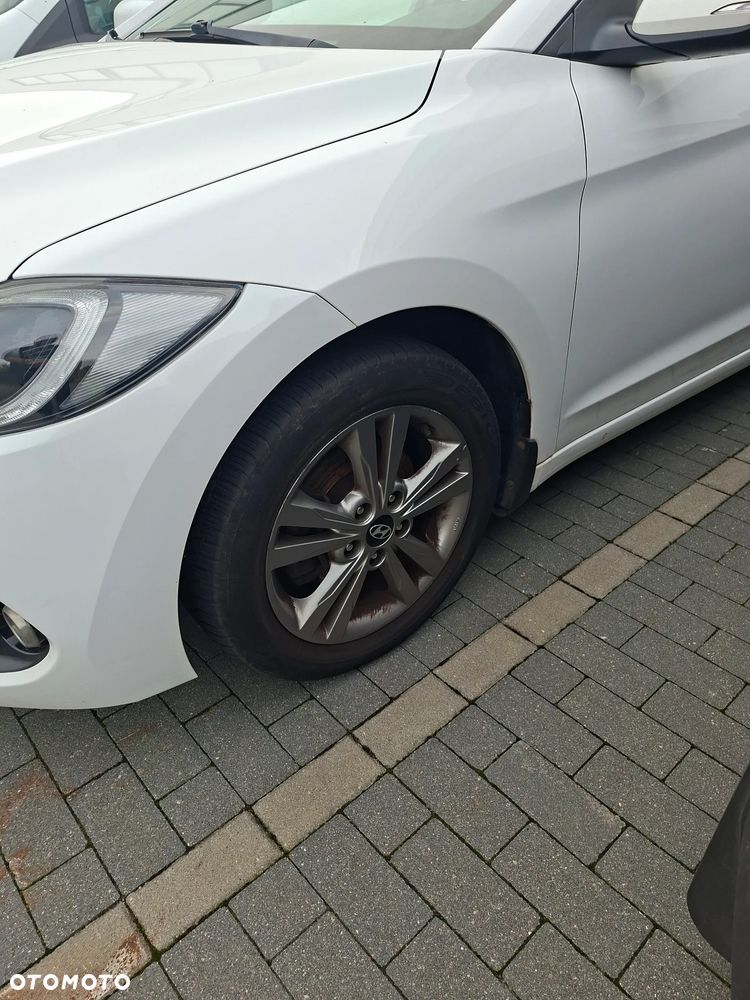 Hyundai Elantra 1.6 Classic Plus - 14