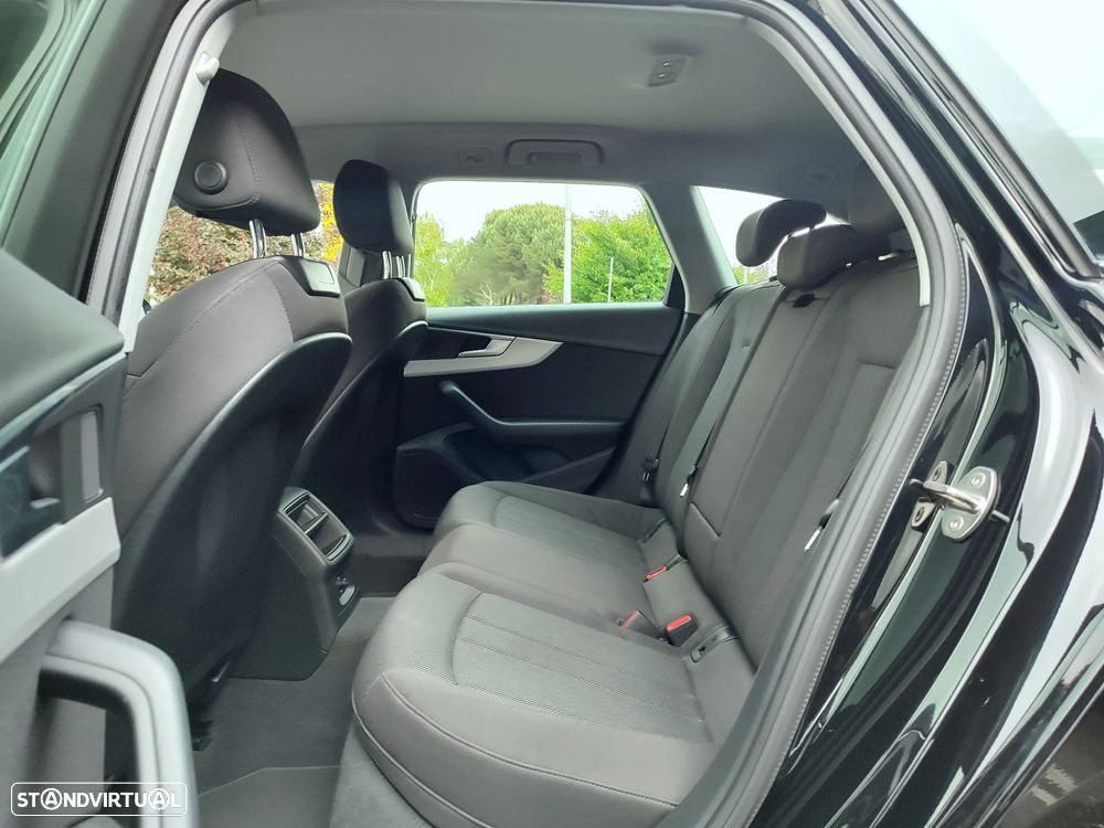 Audi A4 Avant 30 TDI S line S tronic - 9