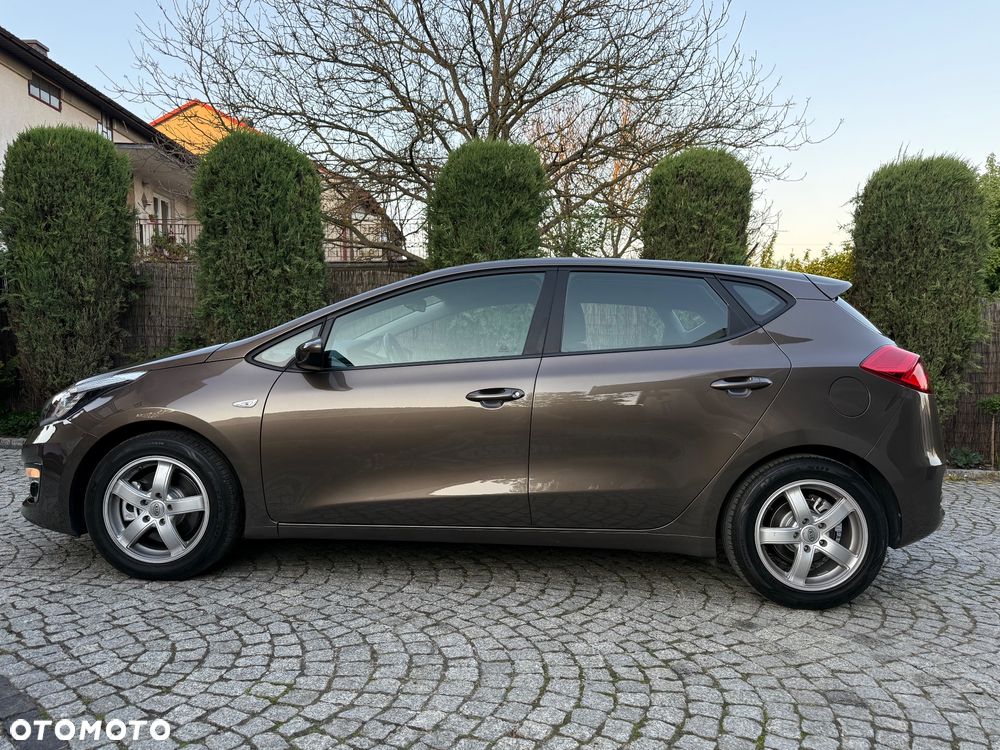 Kia Ceed 1.4 CVVT Dream Team Edition - 15