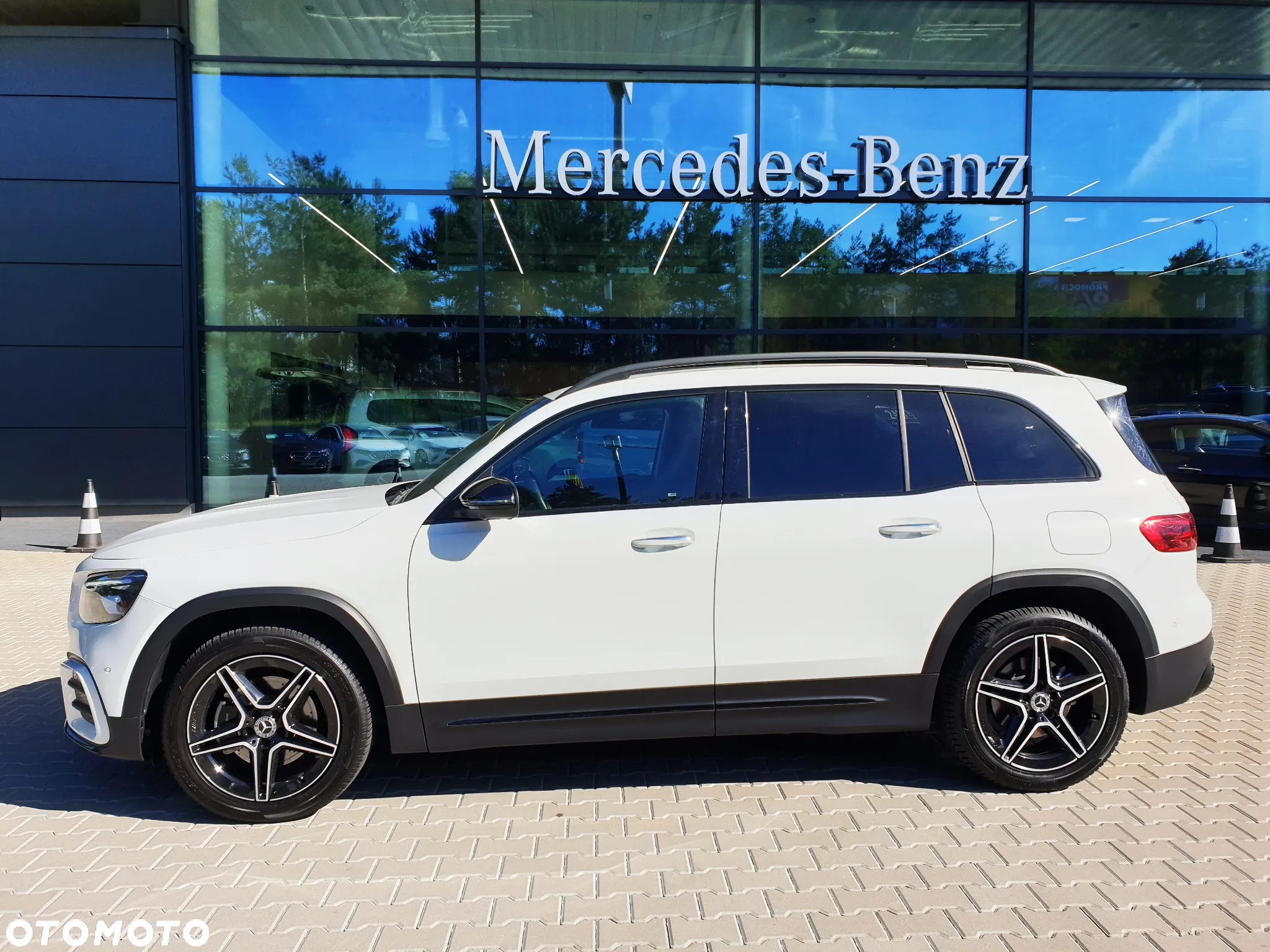 Mercedes-Benz GLB 200 d 4-Matic AMG Line 8G-DCT - 4
