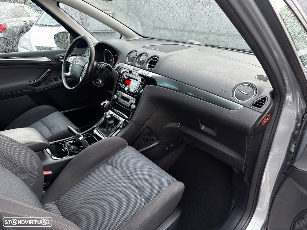 Ford S-Max 2.0 TDCi Titanium 7L - 24