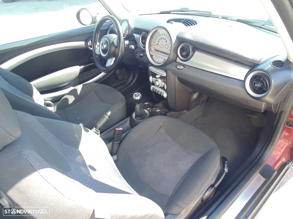 MINI 3 Portas Cooper D - 16