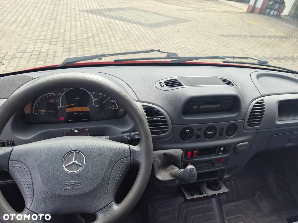 Mercedes-Benz Sprinter - 20