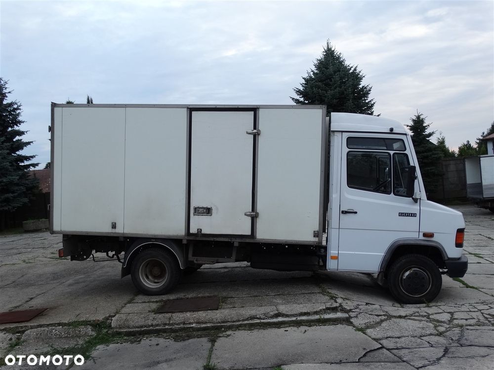 Mercedes-Benz 609 - 3